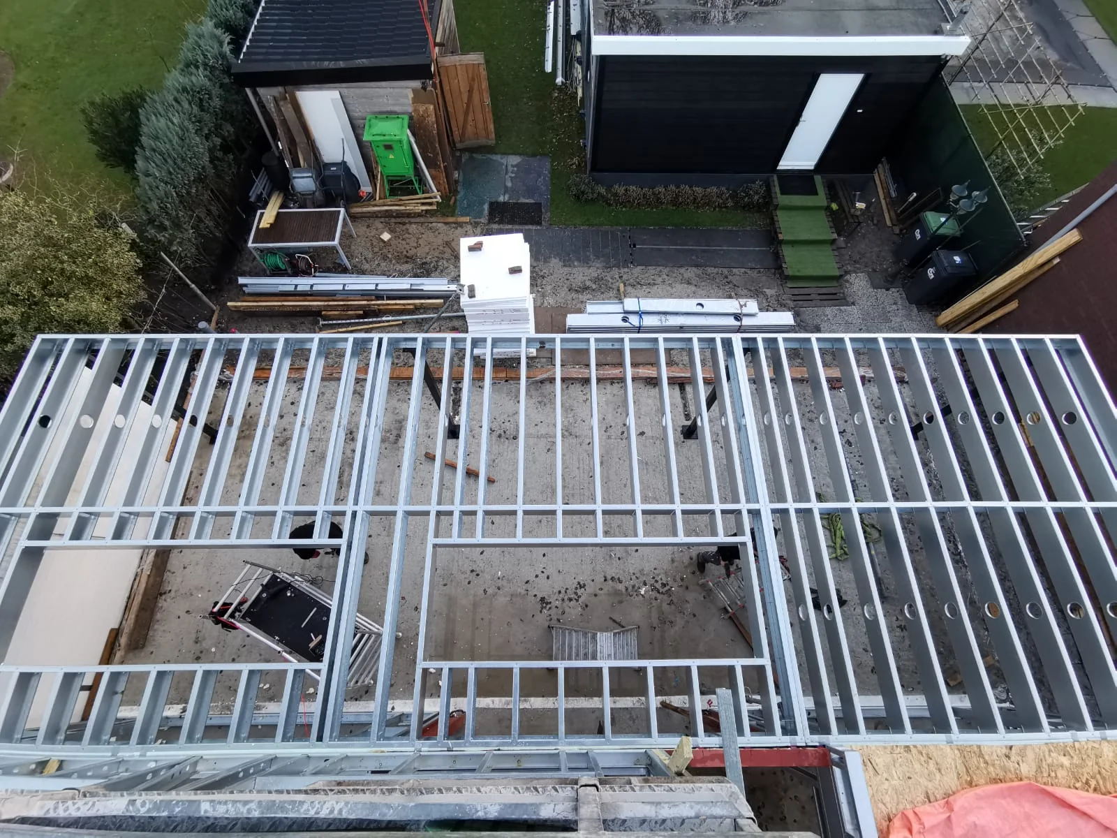 Staalframe vloerconstructie van de uitbouw