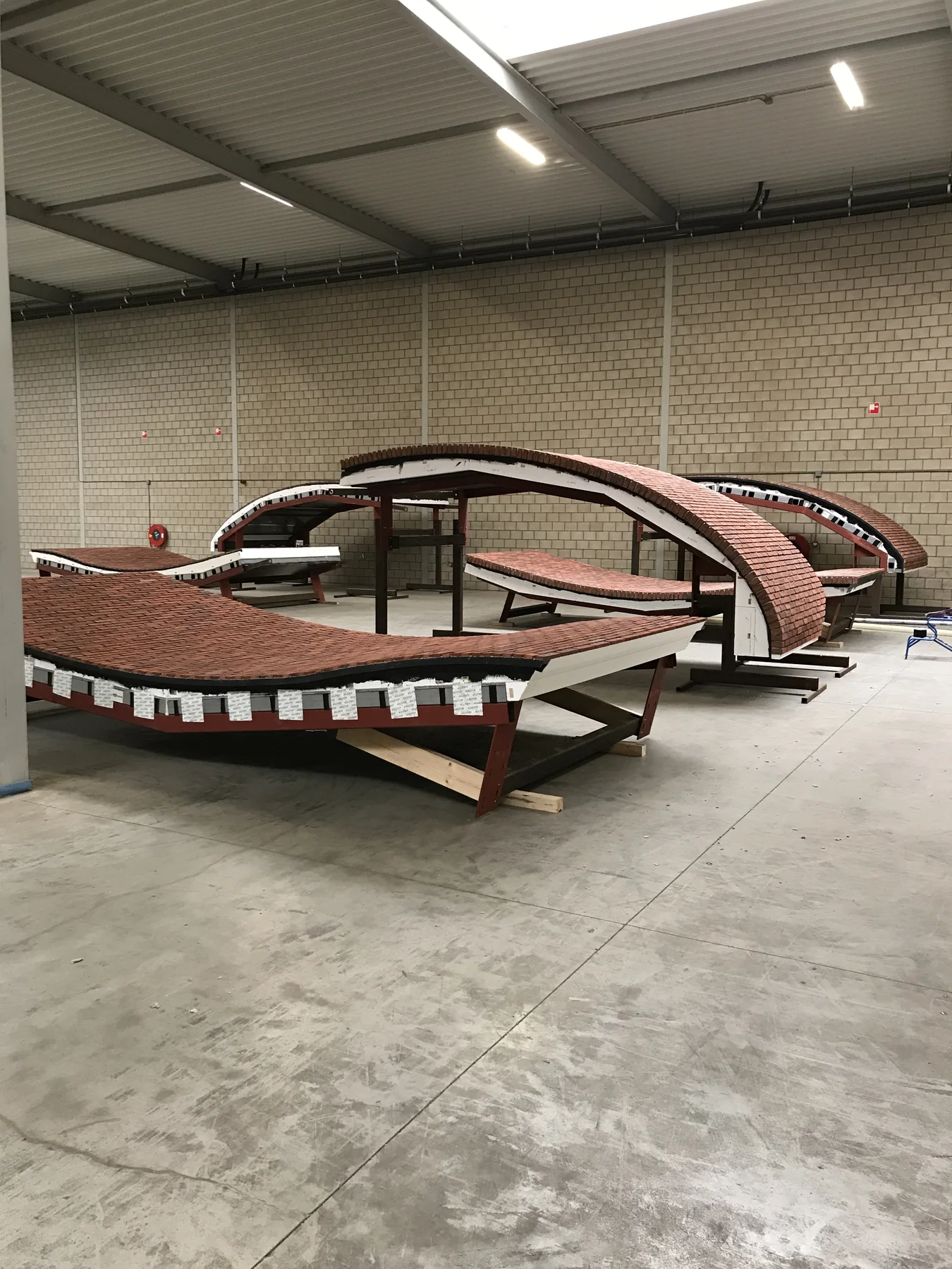 Prefab ronde gevelelementen voor De Cammeleur in de werkplaats