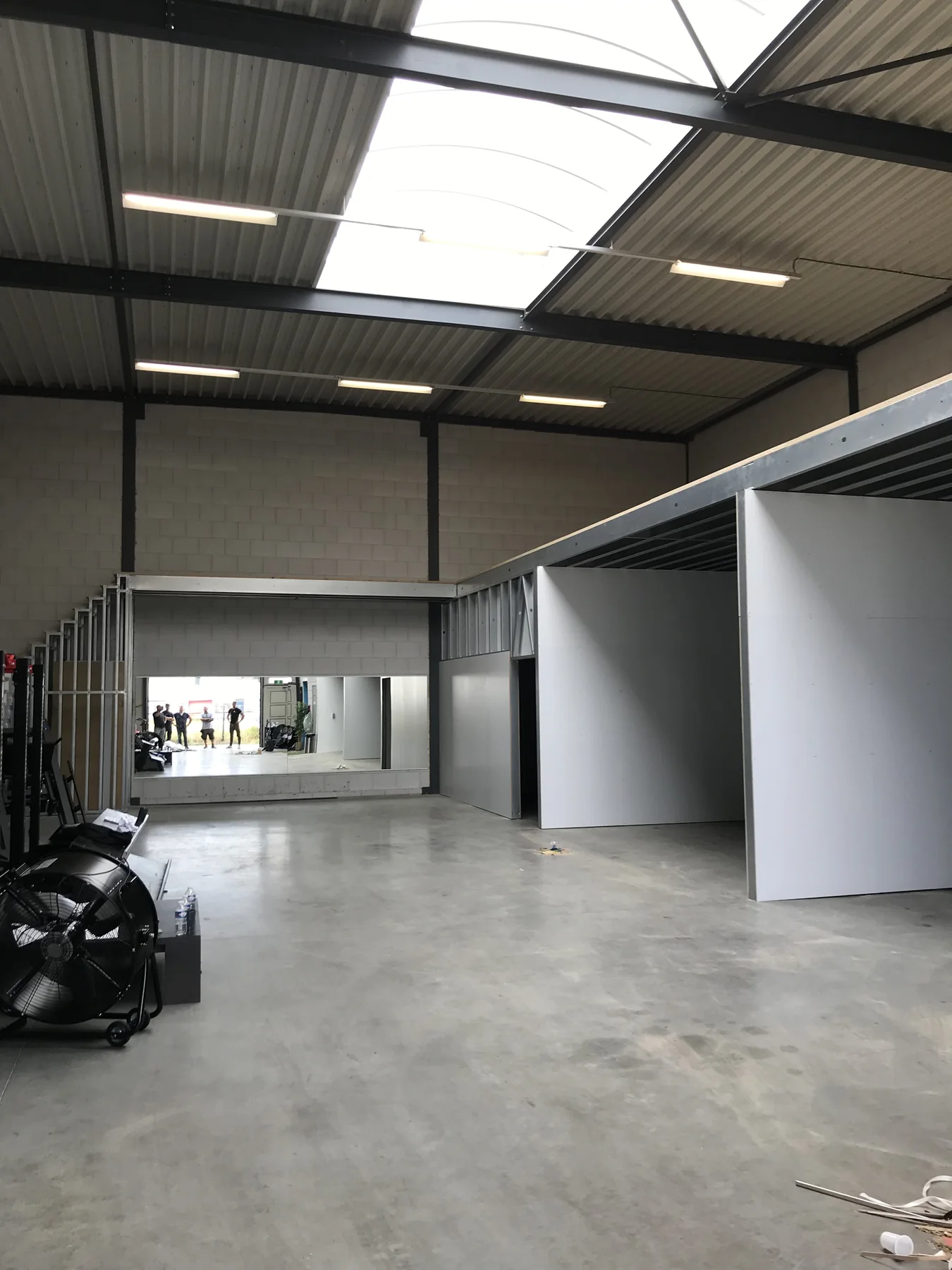Demontabele staalframe verdiepingsvloer in een sportschool in Uden